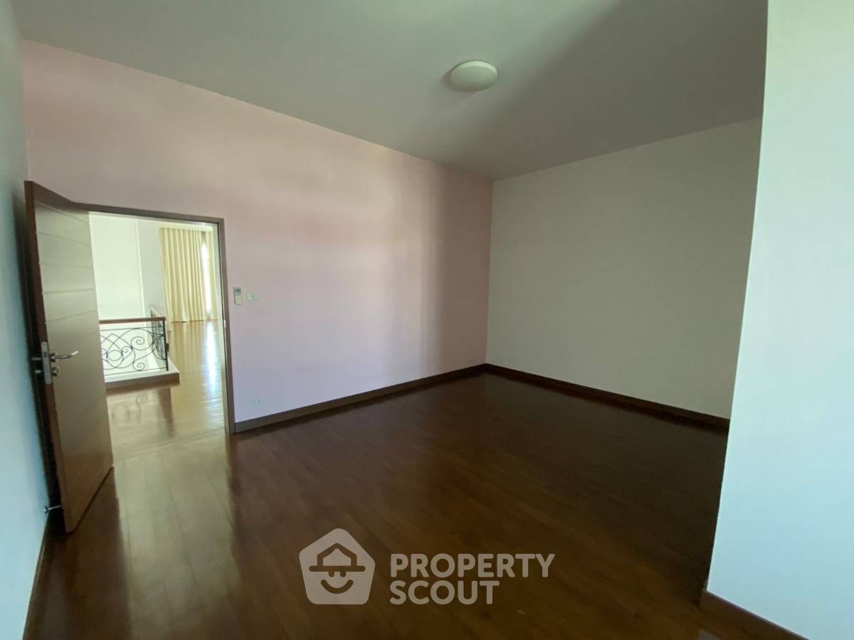 รูป บ้าน 4-ห้องนอน ใน บ้านใหม่ (ID 2005439) - รูปที่ 29/38