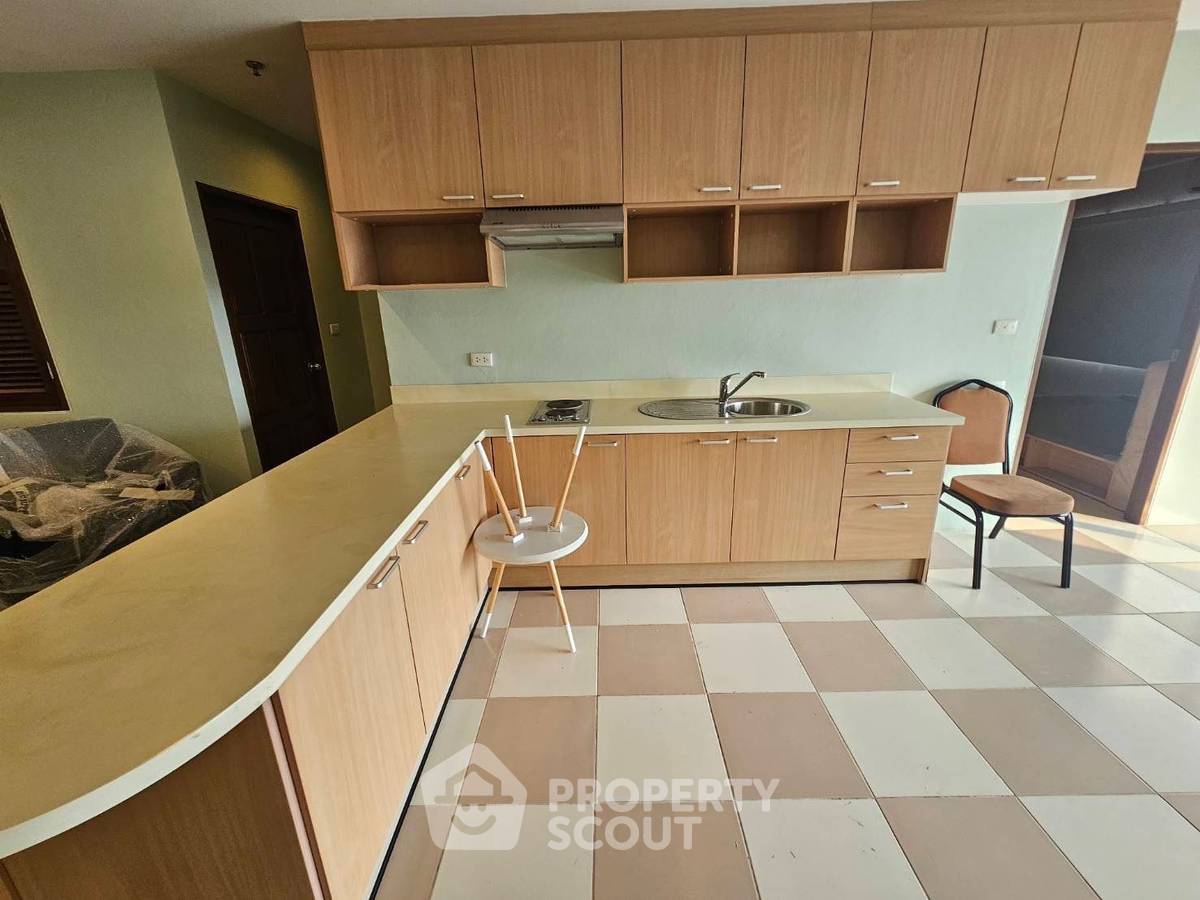 picture 2-BR 95 Sqm Condo At Thew River Place, 19th-Floor Near MRT Sirindhorn (ID 1944073) - 11/11