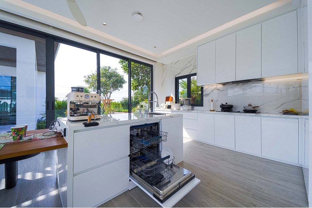 รูป [920601001-697] ขายวิลล่าหรูพร้อมสนามเทนนิส 4 ห้องนอน 4 ห้องน้ำ ในซอย 70 ของ huahin - รูปที่ 70/108