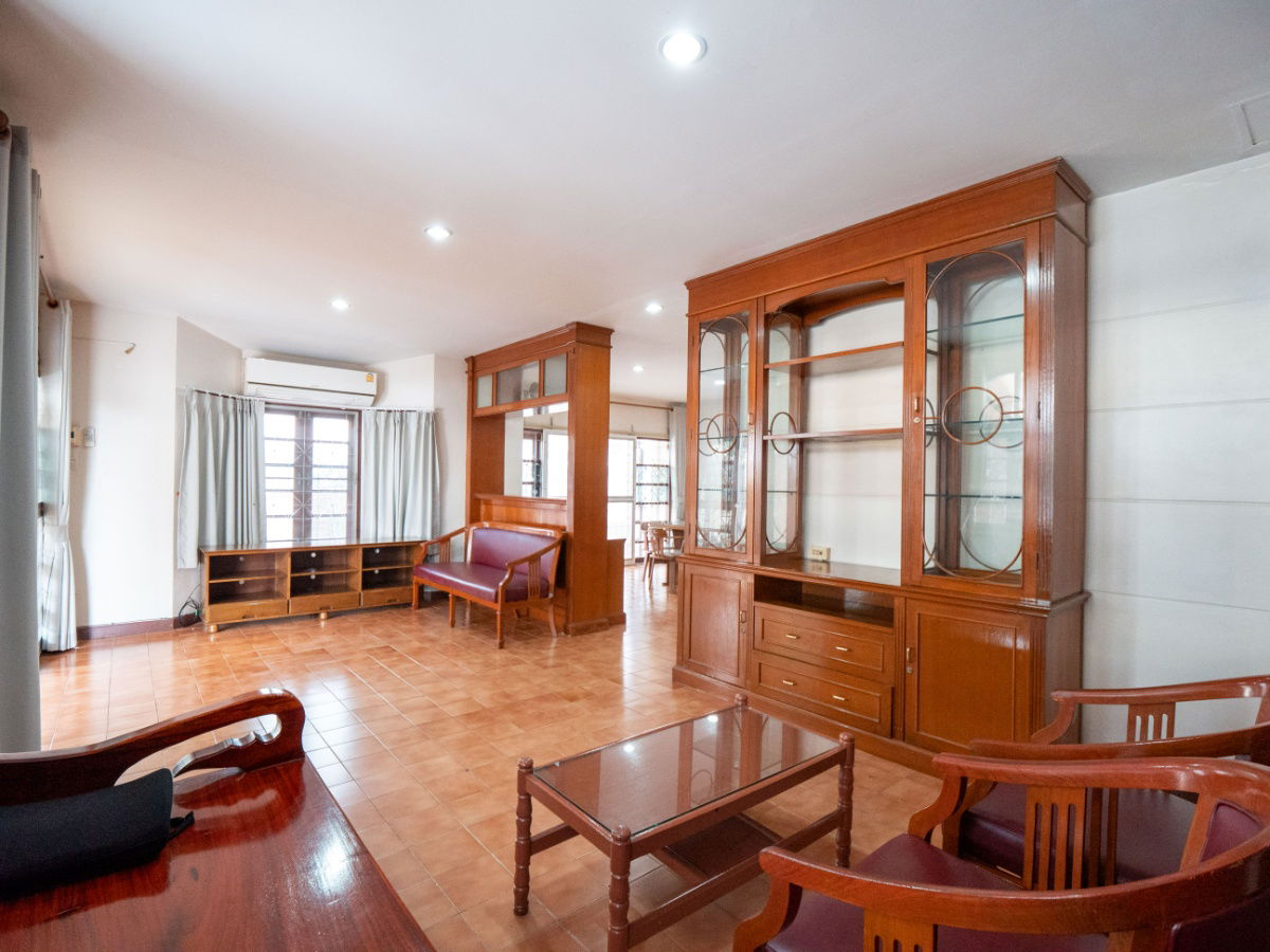 picture House for rent in Pornpailin Village 5, Soi On Nut 16, on Sukhumvit 77 Road, near BTS On Nut.  - 9/18