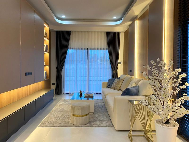 picture Beautiful house for sale in Pattaya, very luxurious, modern design, great location, near Jomtien Beach. - 2/19