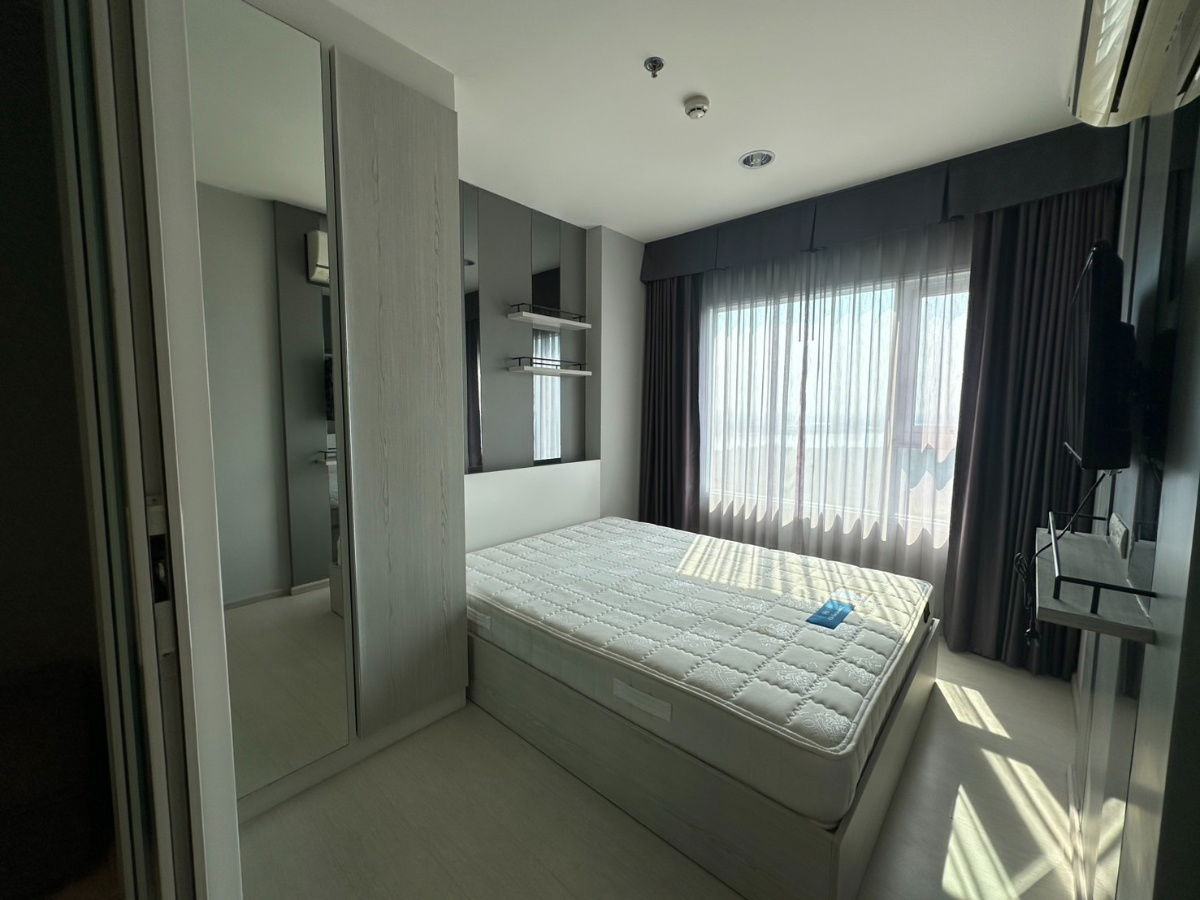 picture  Who wants it? Next to BTS Erawan. "Aspire Erawan" River bend view. Cool breeze. Near Kanchanaphisek Expressway. 15 minutes. Mega Bangna shopping mall.  - 3/18