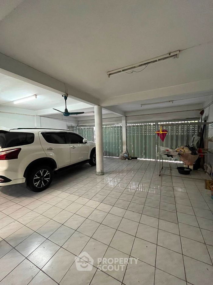 รูป ทาวน์เฮาท์ 4-ห้องนอน ใกล้ MRT บางโพ (ID 1995849) - รูปที่ 3/16