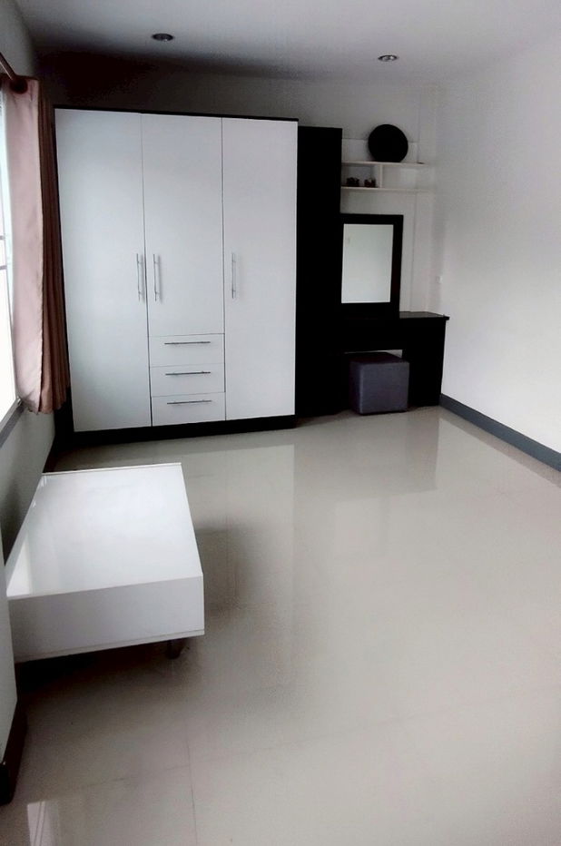 รูป ขายบ้านทาวน์เฮ้าส์ 2 ชั้น เนื้อที่ 29 ตร.วา มบ.สินทวีเทียนทะเล2 ซ.เทียนทะเล20 - รูปที่ 8/10