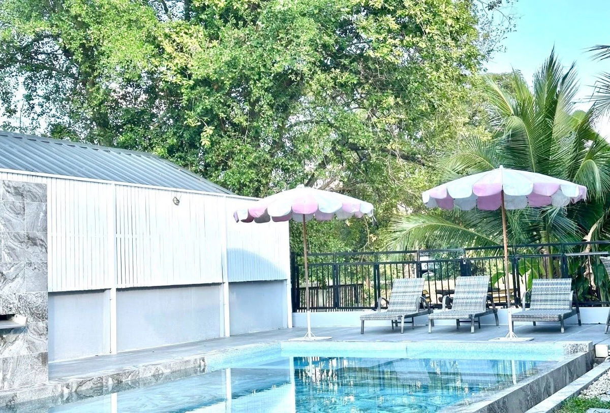 รูป บ้านพร้อมสระว่ายน้ำส่วนตัว  5ห้องนอน  4ห้องน้ำ  1ห้องรับแขก  2  ที่จอดรถ - รูปที่ 3/27