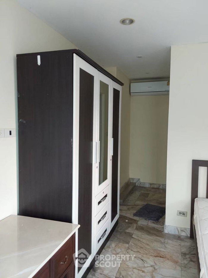 picture 2-BR House close to Pattaya South (ID 2146680) - 7/11