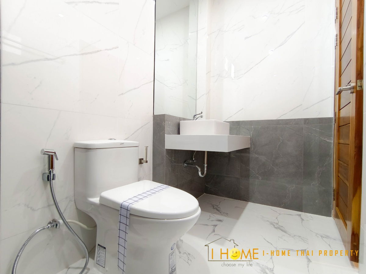 รูป ให้เช่าบ้านเดี่ยวสองชั้น 3 ห้องนอน 3 ห้องน้ำ 1 ห้องครัว 2 ที่จอดรถ - รูปที่ 25/31