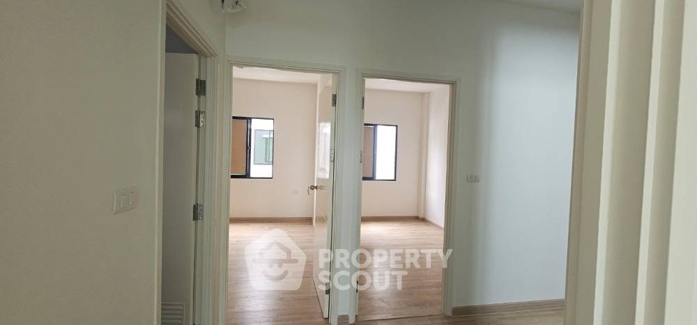 รูป ทาวน์เฮาท์ 3-ห้องนอน ใน ดอกไม้ (ID 1813098) - รูปที่ 9/12