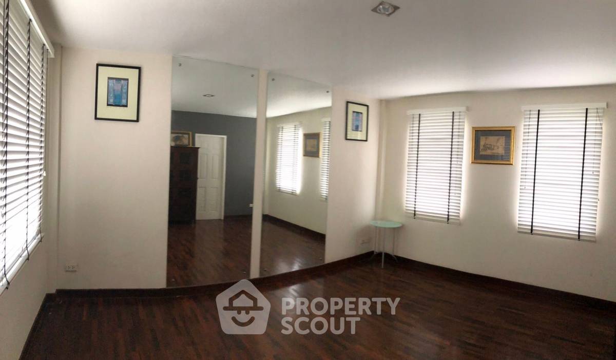 picture 4-BR House near BTS Saphan Khwai (ID 2083325) - 28/33