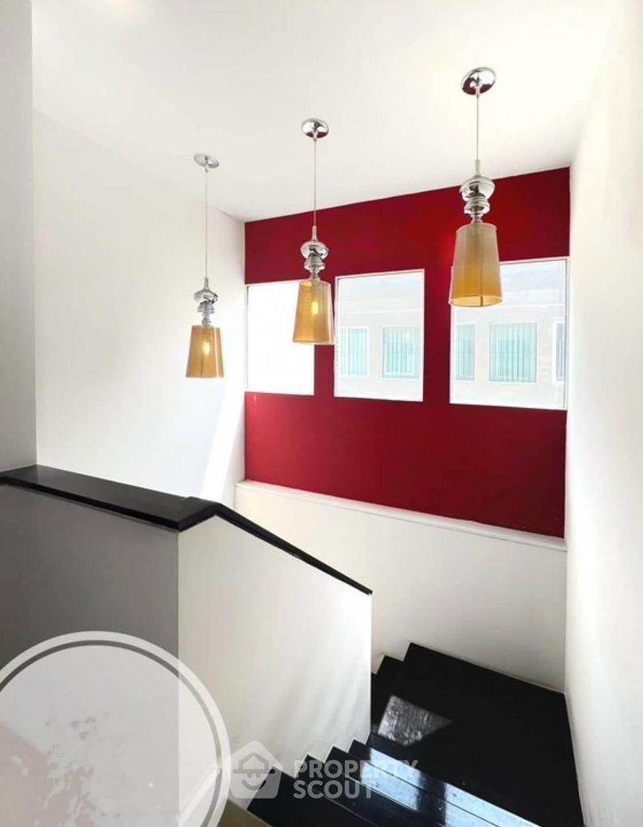 รูป ทาวน์เฮาท์ 3-ห้องนอน ใน สะพานสูง (ID 1908892) - รูปที่ 7/12