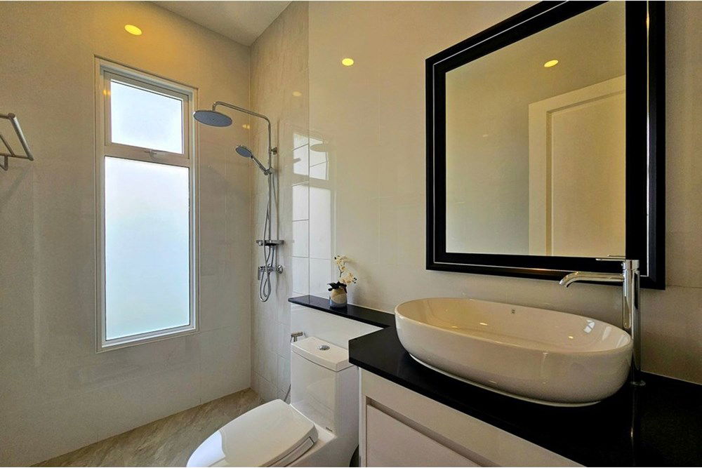 picture [920601001-694] Spacious Modern Villa, 3 Bed 4 Bath in Hua Hin For Sale - 32/37