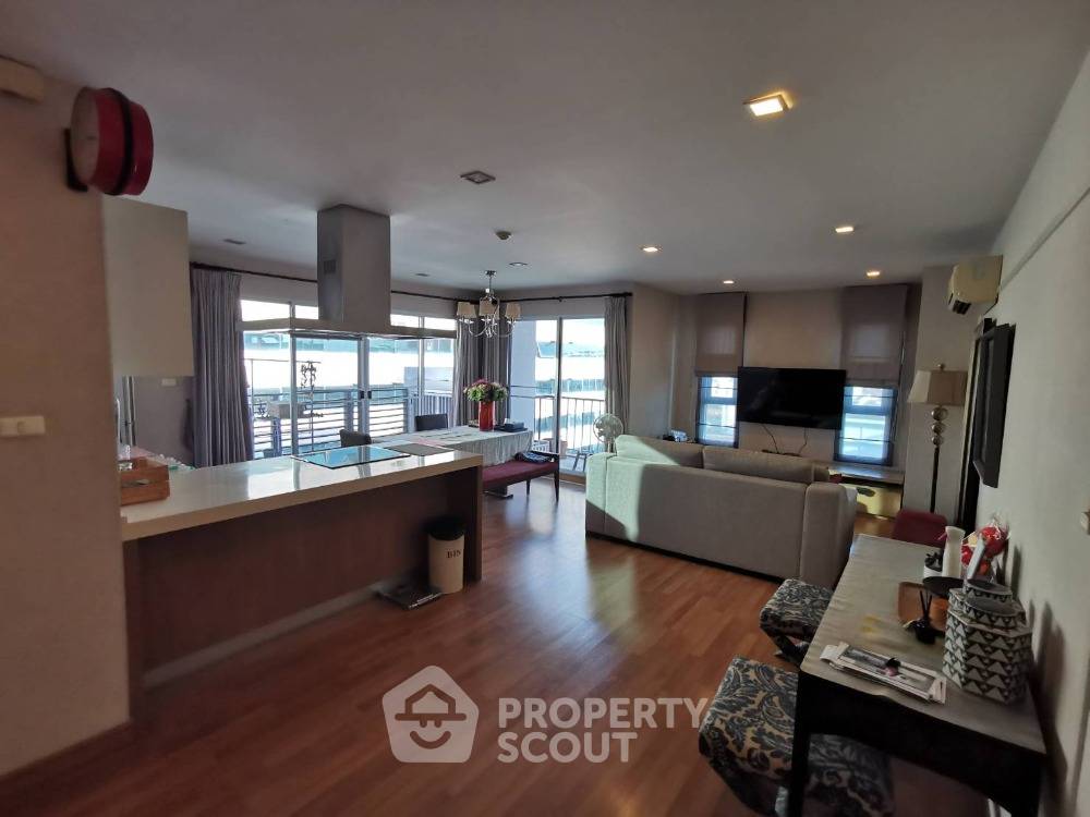 รูป คอนโด 3-ห้องนอน ที่ ทรี คอนโด ลาดพร้าว 27 ใกล้ MRT รัชดาภิเษก (ID 2011488) - รูปที่ 1/28