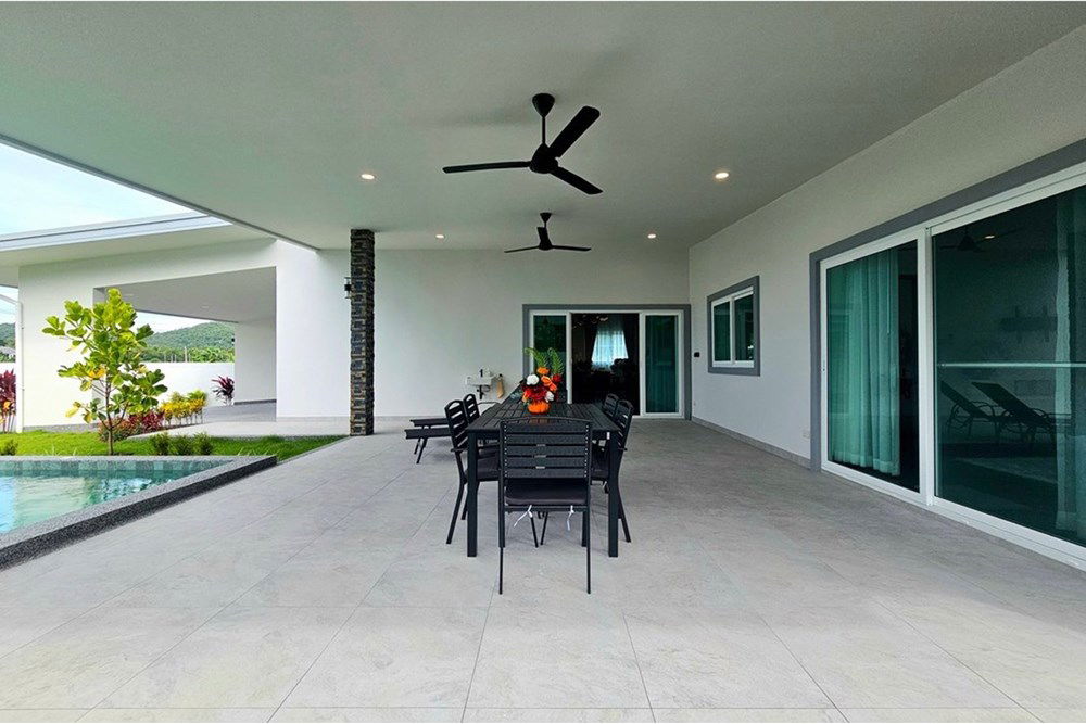 picture [920601001-693] Spacious Family Villa, 3 Bed 3 Bath in Hua Hin Soi 70 For Sale - 11/44