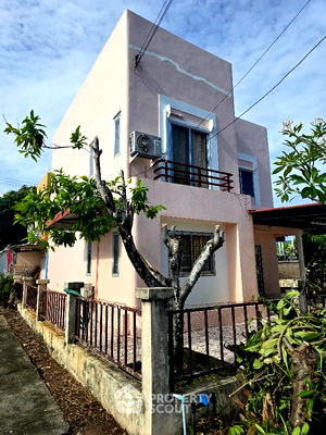 Houses for sale Si Racha Chonburi : 2-BR House in Nong Kham (ID 1887414)