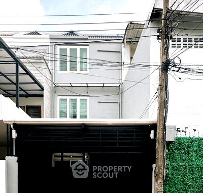 ทาวน์โฮม ถนนลาดพร้าว : ทาวน์เฮาท์ 4-ห้องนอน ใน ลาดพร้าว (ID 1601318)