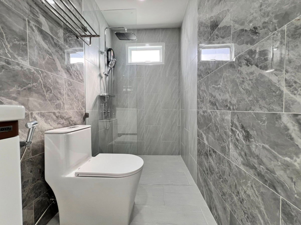 รูป 🏡✨ บ้านเดี่ยวสไตล์โมเดิร์น พร้อมสวนส่วนตัว - รูปที่ 8/27