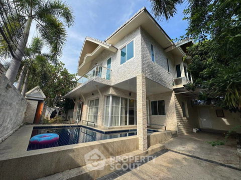 4-BR Villa close to Pattaya North (ID 2103538)