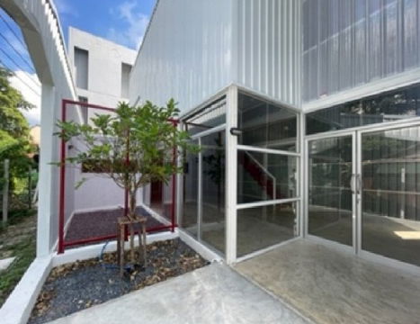 ให้เช่าสำนักงาน , Studio ,โกดัง ซอยลาดปลาเค้า 72 / ชั้นล่างกั้นกระจกแล้ว เหมาะเป็นสำนักงาน , Studio ที่ต้องการมีพื้นที่เก็บสินค้า