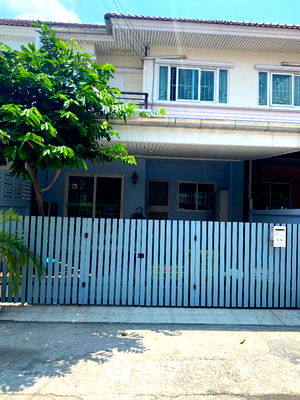 ทาวน์โฮม สถานีรถไฟฟ้านพรัตน์ : ทาวน์เฮาท์ 3-ห้องนอน ใน คันนายาว (ID 1856285)