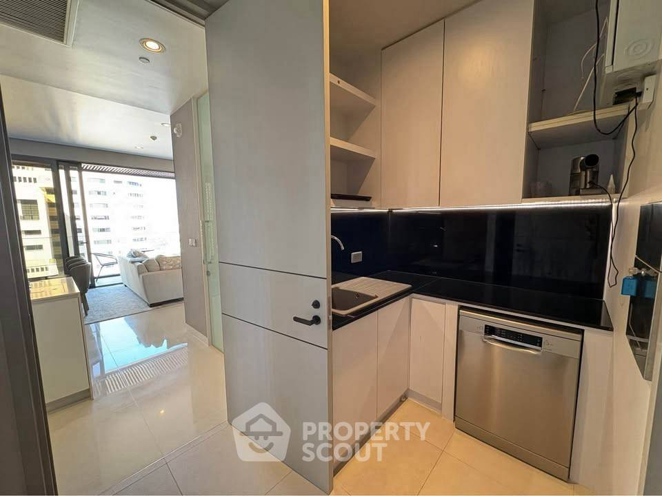 picture 2-BR Condo at Vittorio Sukhumvit 39 near BTS Phrom Phong (ID 2457079) - 8/20
