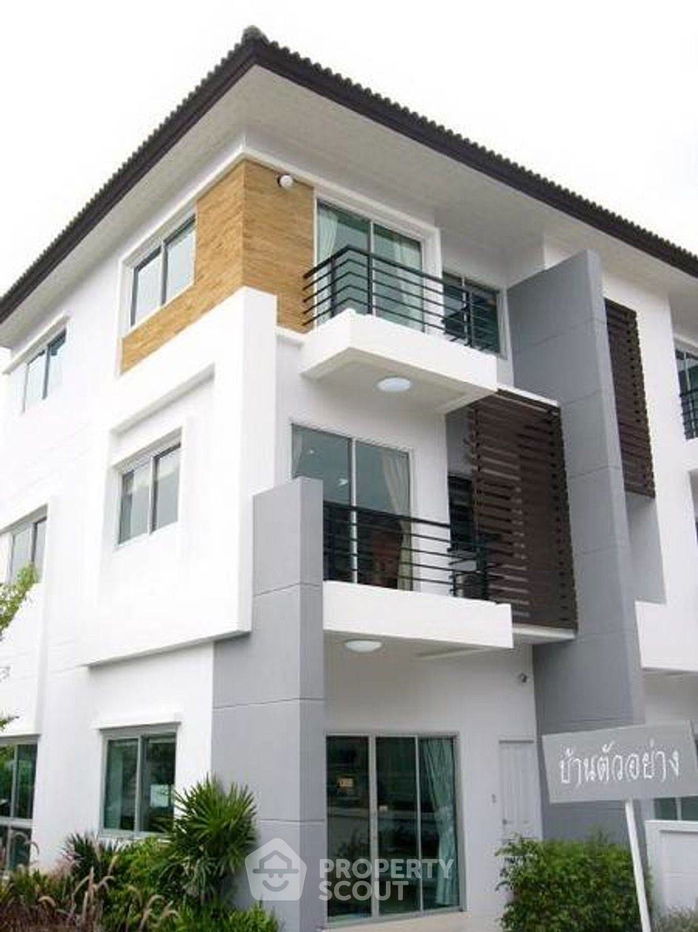 picture 3-BR Townhouse in Suan Luang (ID 2455576) - 14/16