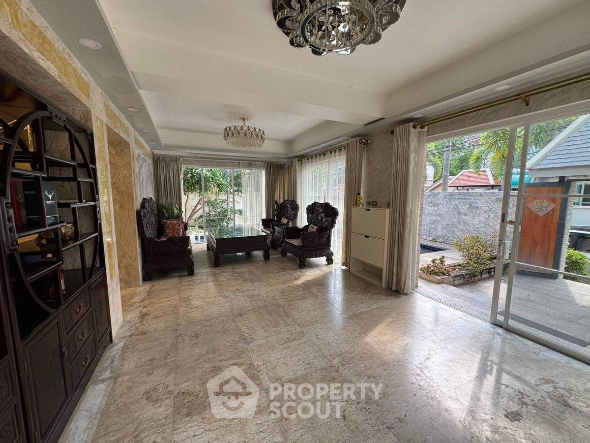 รูป วิลล่า 4-ห้องนอน ใกล้ พัทยาเหนือ (ID 2103538) - รูปที่ 8/16