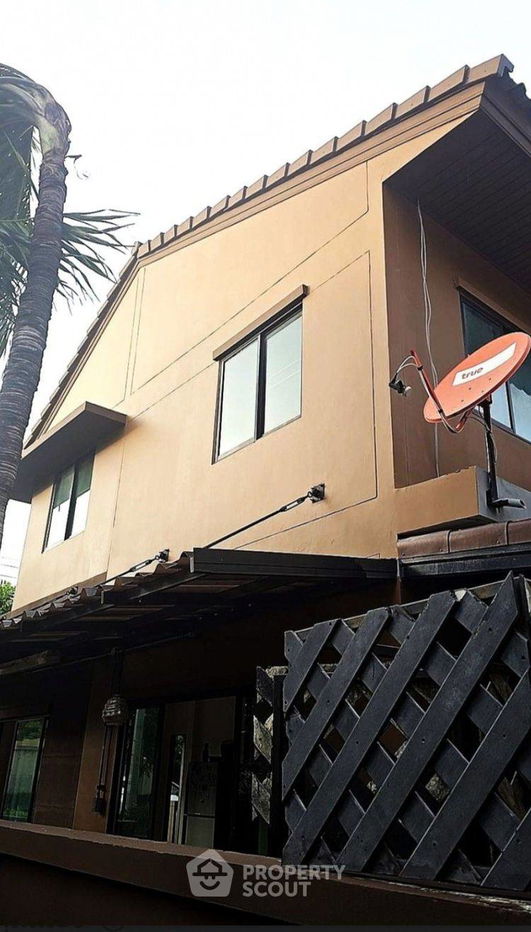 picture 2-BR Townhouse in Tha Raeng (ID 2431125) - 3/5