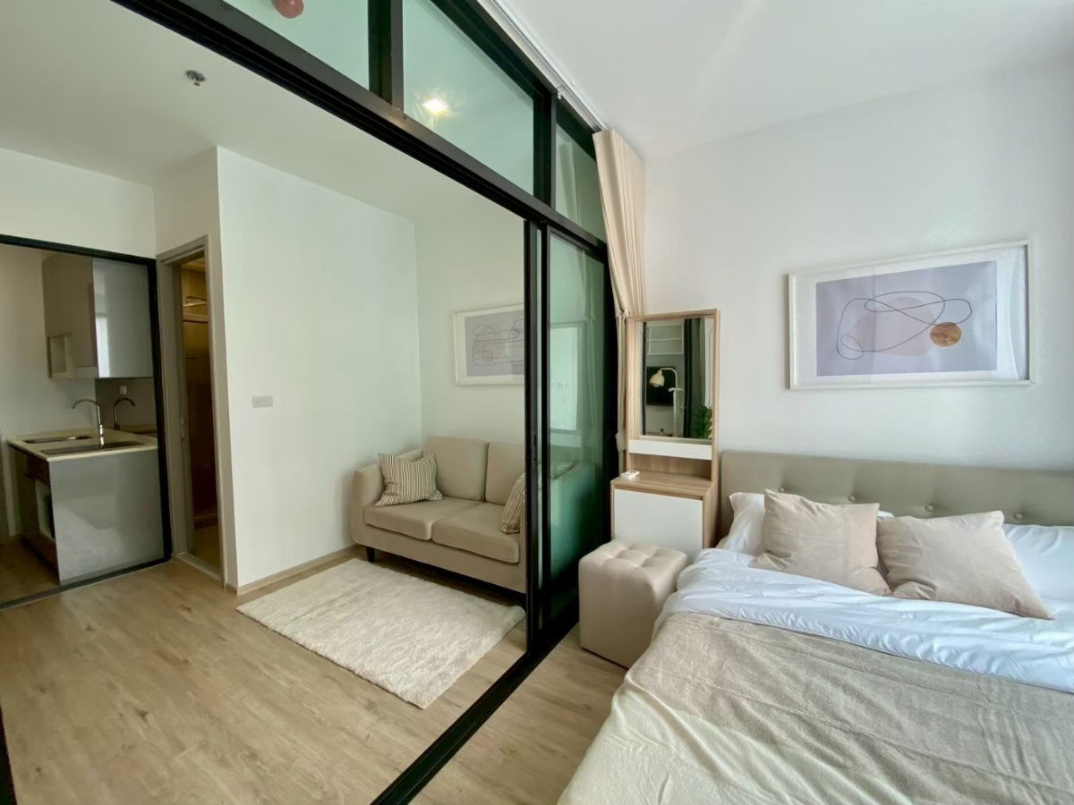 picture Airport Link Huamark condominium rental is convenient for travelling (available in many rooms). Short-term rating. - 2/22