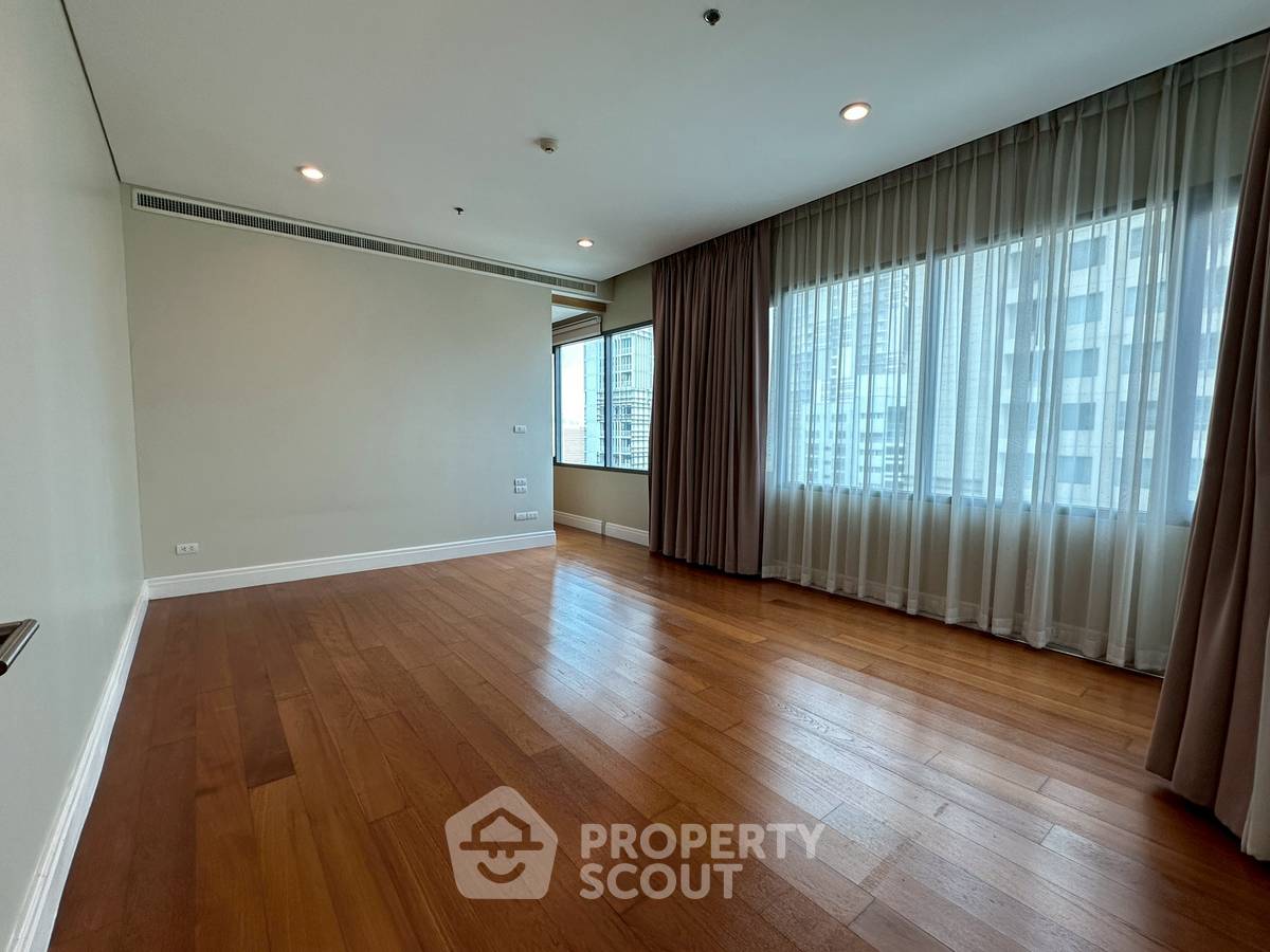 picture 3-BR Condo at Bright Sukhumvit 24 Condominium near BTS Phrom Phong (ID 2454029) - 6/11