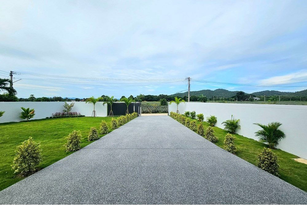 picture [920601001-693] Spacious Family Villa, 3 Bed 3 Bath in Hua Hin Soi 70 For Sale - 14/44