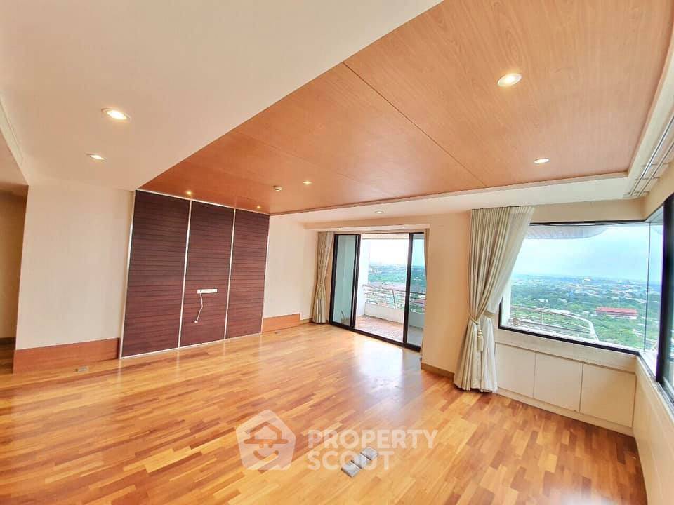 รูป คอนโด 4-ห้องนอน ที่ ริเวอไรน์ เพลส ใกล้ MRT แยกติวานนท์ (ID 566369) - รูปที่ 6/23