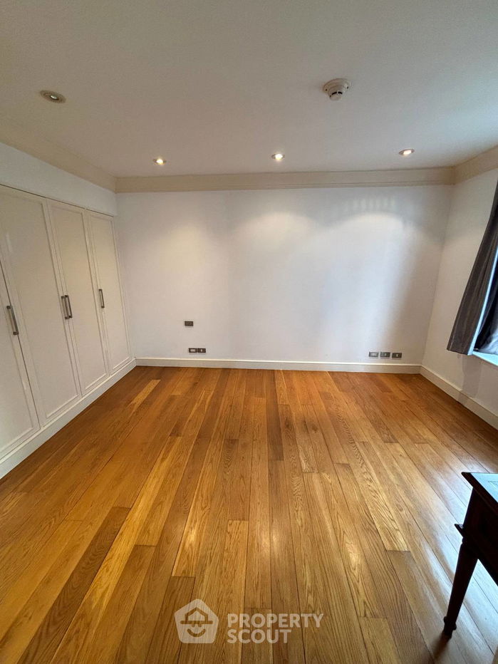 picture 4-BR Condo at All Seasons Mansion Condominium near BTS Phloen Chit (ID 1493421) - 22/26