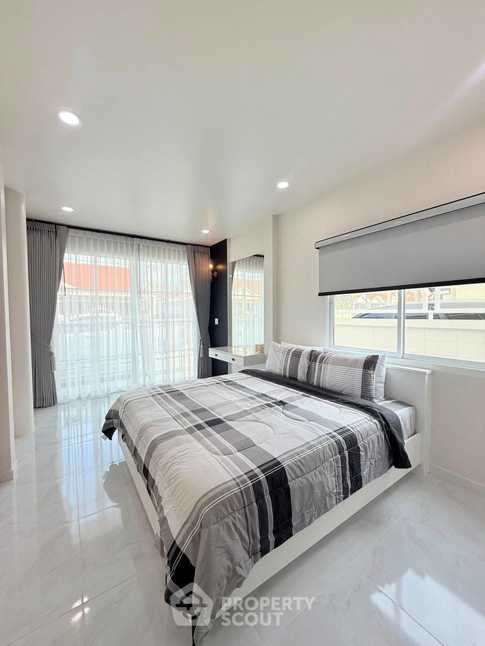 รูป ทาวน์เฮาท์ 2-ห้องนอน ใกล้ พัทยาตะวันออก (ID 2101239) - รูปที่ 10/14