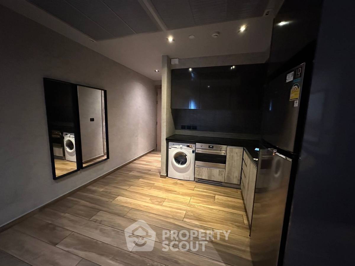 picture 2-BR Condo at The Lofts Asoke near MRT Phetchaburi (ID 1034202) - 4/12