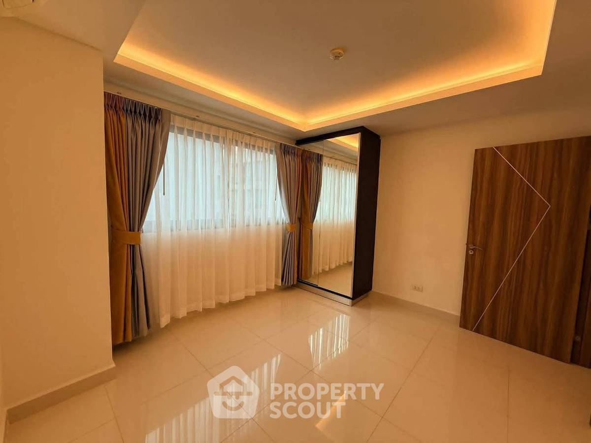 picture 2-BR Condo at Club Royal Condominiums close to Sanctuary of Truth (ID 2453468) - 5/16