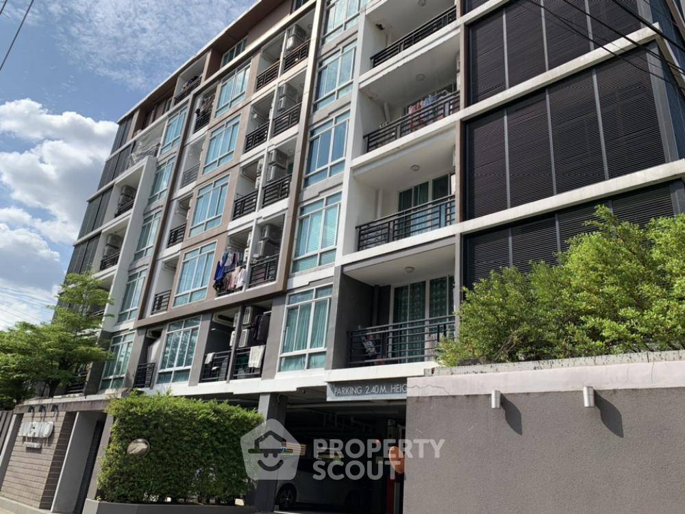 picture 1-BR Condo at Lugano near MRT Ratchadaphisek (ID 1128208) - 2/12