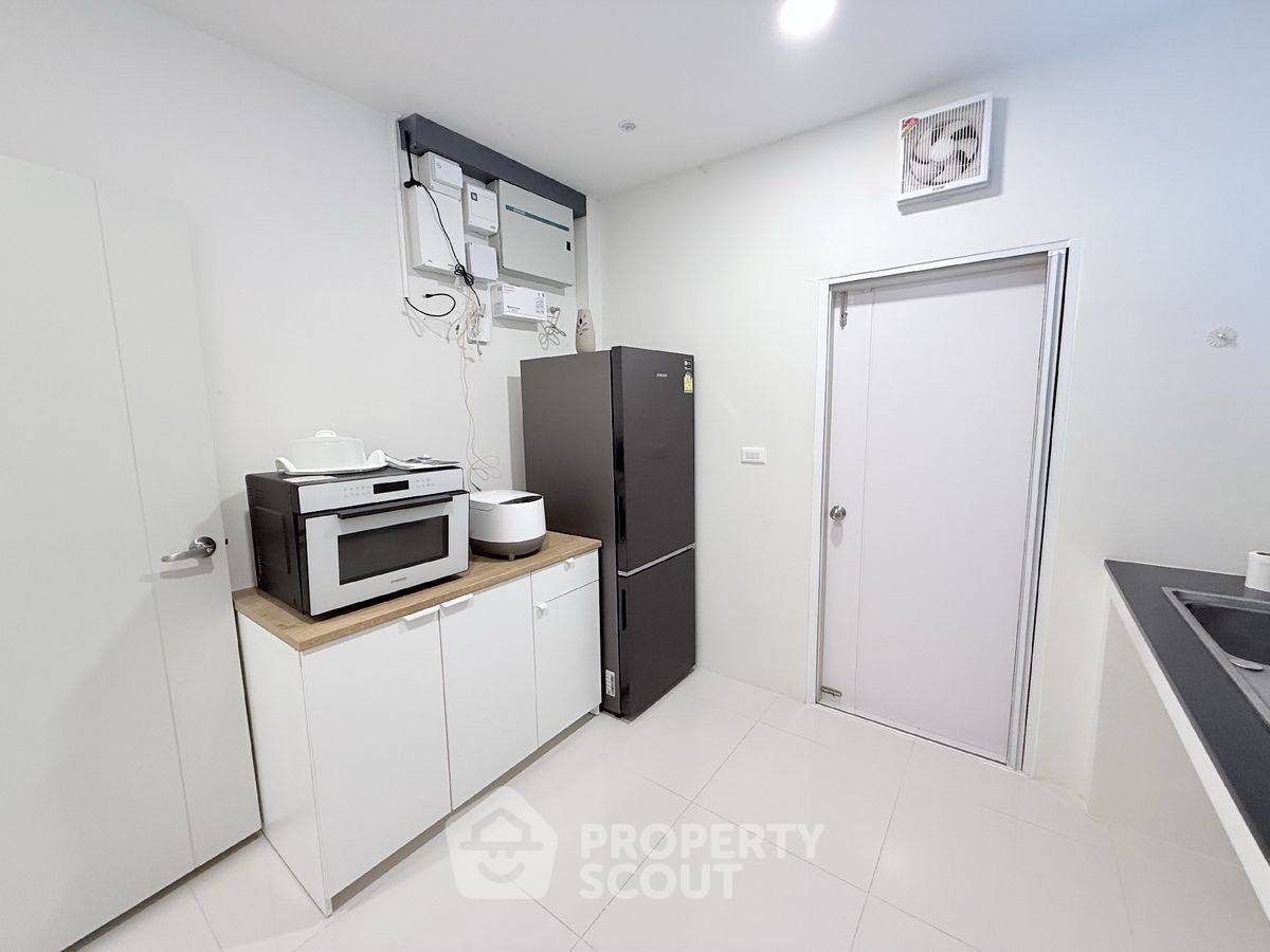 picture 3-BR House at Centro Bangna in Bang Kaeo (ID 2455624) - 18/24