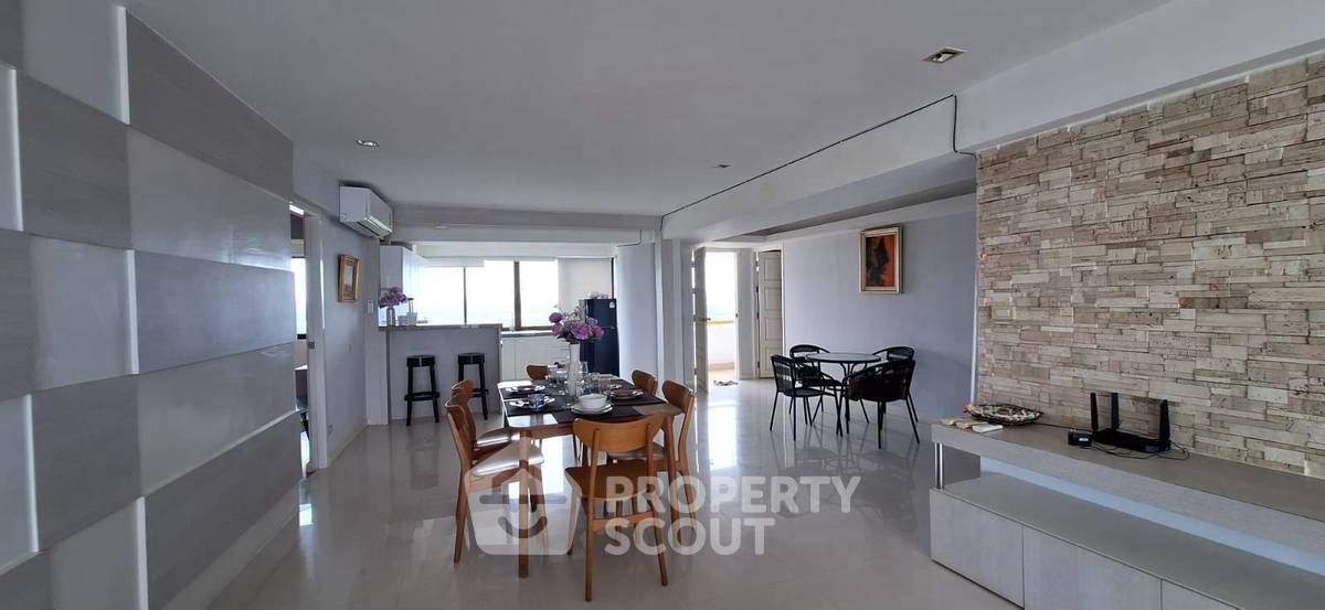 picture 3-BR Condo at Sunshine Beach Condotel close to Pattaya (ID 2450182) - 4/19