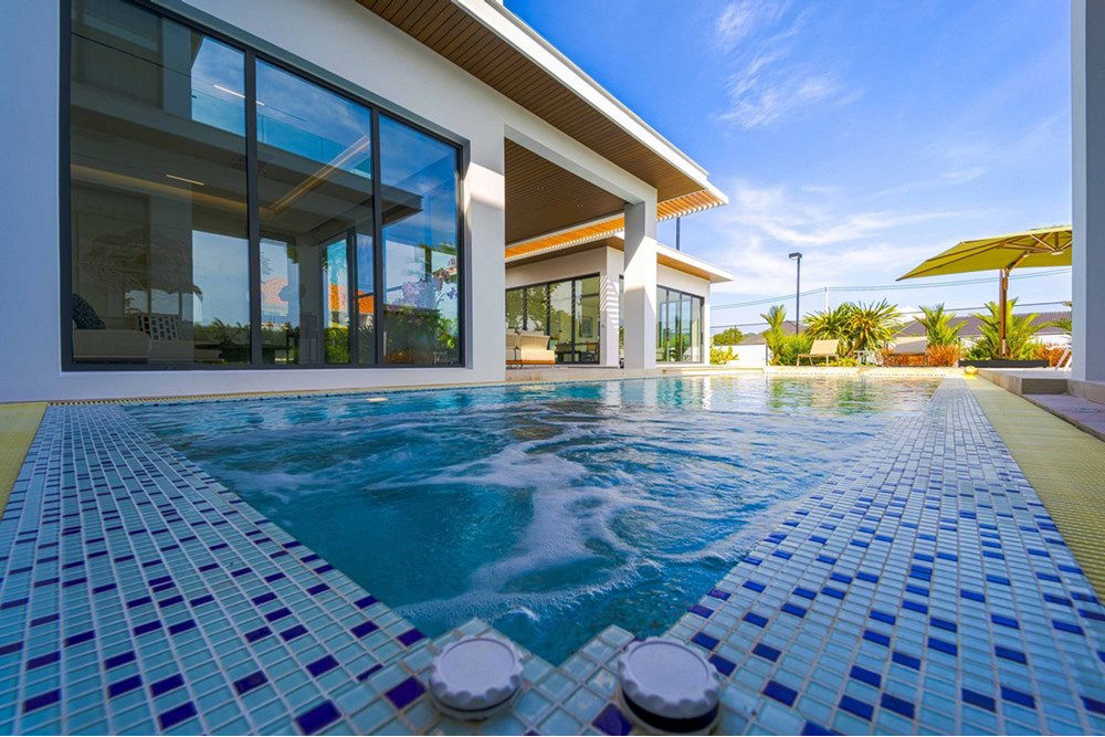 รูป [920601001-697] ขายวิลล่าหรูพร้อมสนามเทนนิส 4 ห้องนอน 4 ห้องน้ำ ในซอย 70 ของ huahin - รูปที่ 39/108