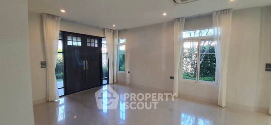 picture 4-BR House at Nantawan Bangna Km.7 in Bang Kaeo (ID 1283113) - 2/9