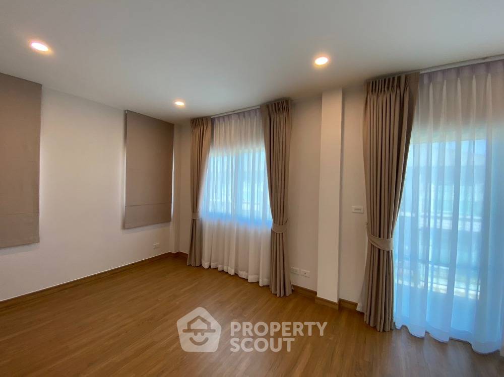 รูป บ้าน 4-ห้องนอน ใน บ้านคลองสวน (ID 1526579) - รูปที่ 11/12