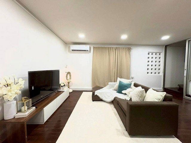 picture Detached House For Rent Ladprao 9 Bangkok - 1/8