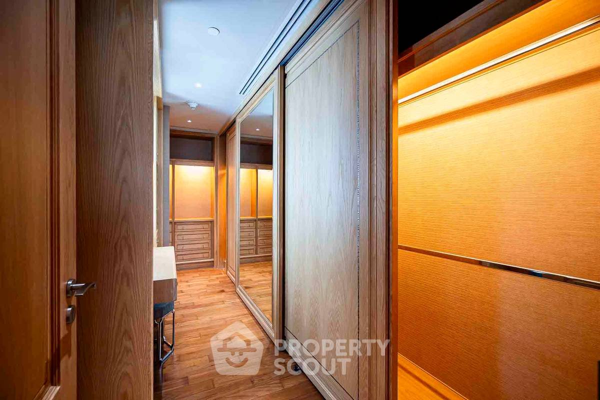 picture 3-BR Condo at The Residences At The St Regis Bangkok near BTS Ratchadamri (ID 2433332) - 15/18