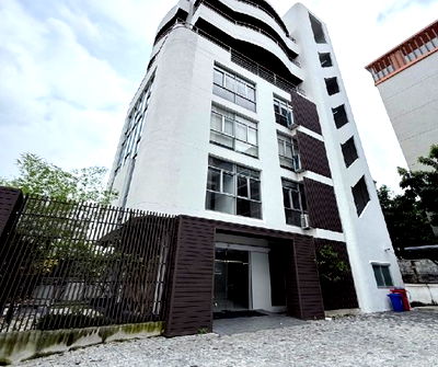 เช่าสำนักงาน MRT สวนหลวง ร. 9 : ให้เช่าอาคารสำนักงาน 8 ชั้น ซอยศรีนครินทร์ 40 มีลิฟท์โดยสารในอาคาร ที่จอดรถ 14 คัน เหมาะเป็นสำนักงาน ทำเลดี เดินทางสะดวก