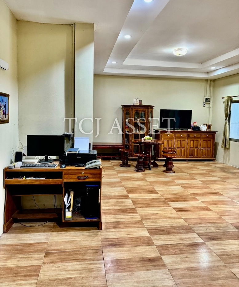 picture Townhouse for sale : Seri Village , Soi Phraeksa 12, Mueang, Samut Prakan. - 4/13