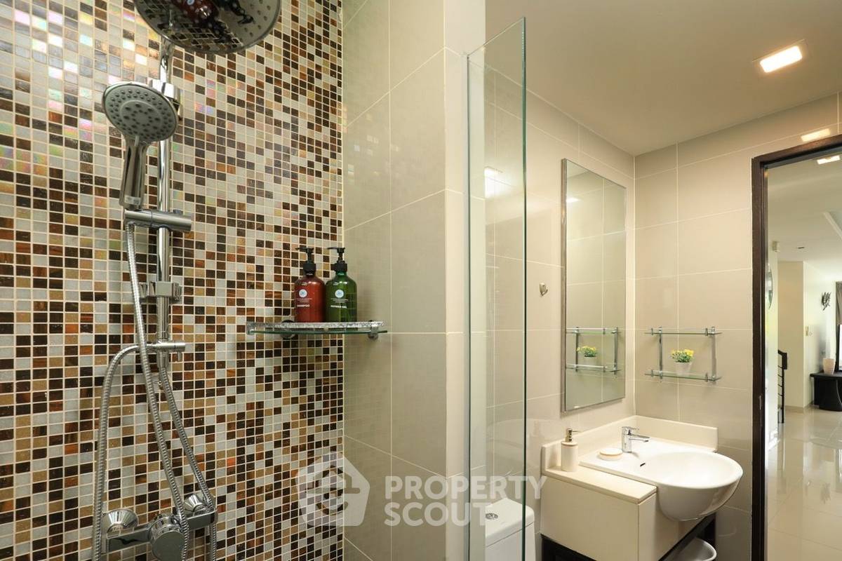 picture 5-BR Townhouse at Laguna Park close to Laguna (ID 2453725) - 14/46