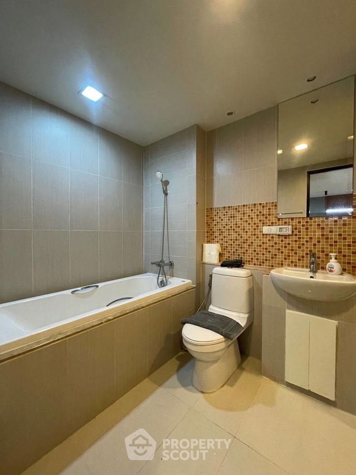 picture 1-BR Condo at The Alcove Sukhumvit 49 near BTS Phrom Phong (ID 2172246) - 5/10