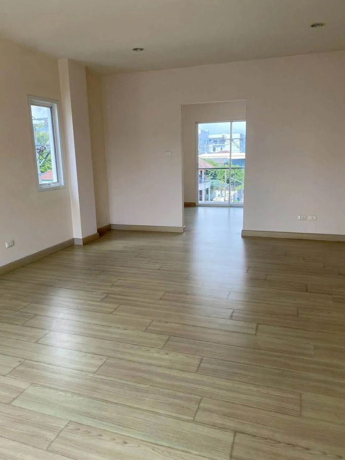 picture 🚩For Rent 3-storey Townhome corner unit, Boonnada Village Soi Pradit Manutham 10| 3 bedrooms 4 bathrooms 🛍️ Near Central Eastville 🛣️ Expressway - 7/14