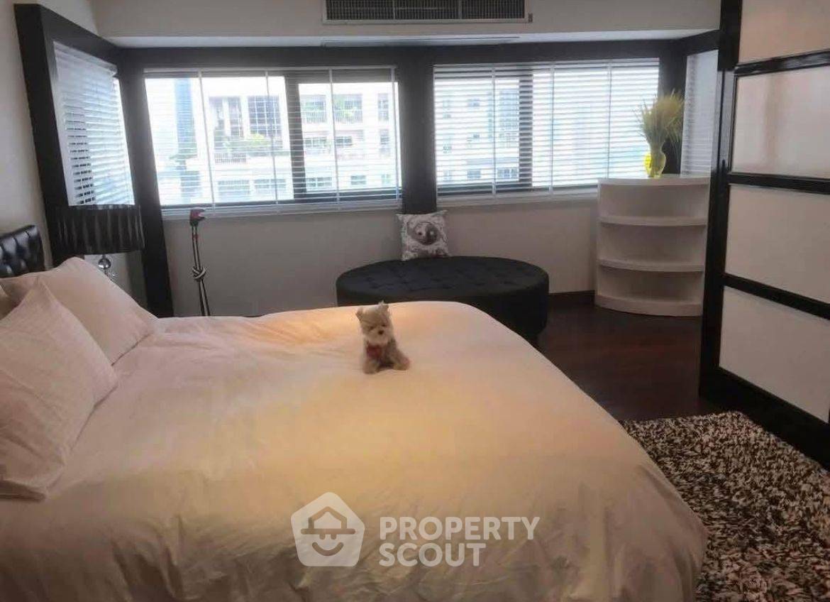 picture 3-BR Condo at Sathorn Gardens near MRT Si Lom (ID 2065729) - 7/18