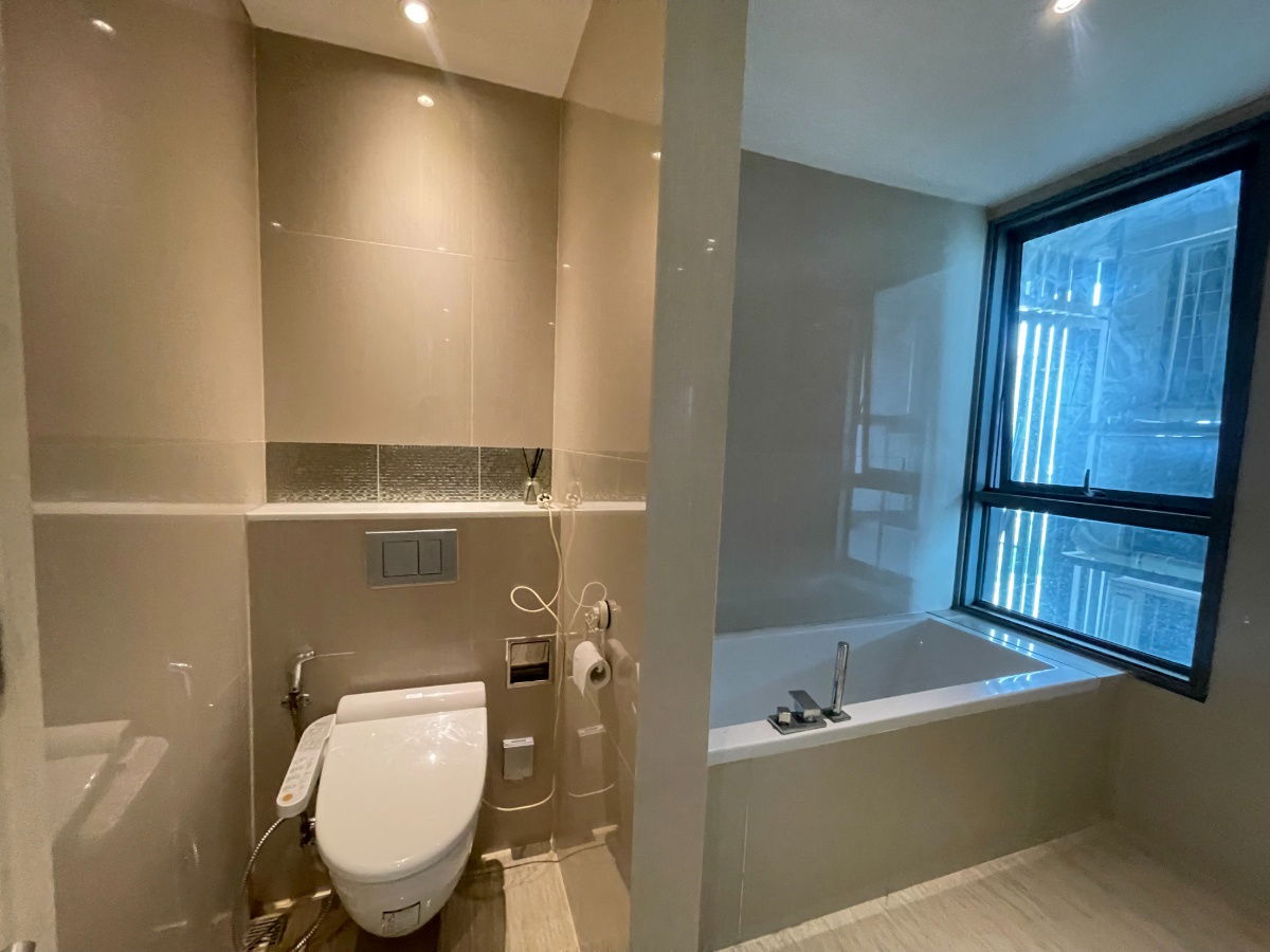 picture For Sell H Sukhumvit 43 condominium 2 bedroom with bathtub conner unit Rare item - 5/15